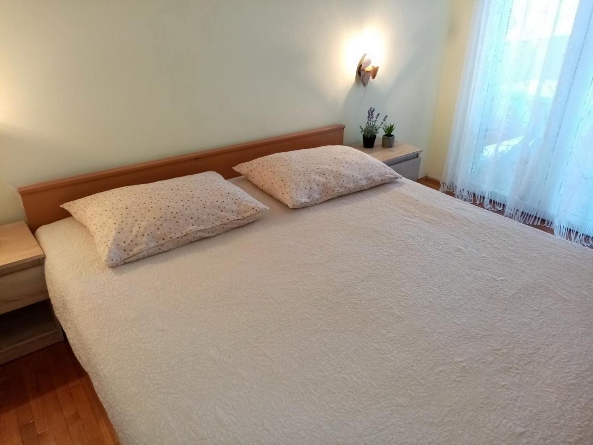 Apartment By The Sea - Donja, Rab - 17201 *